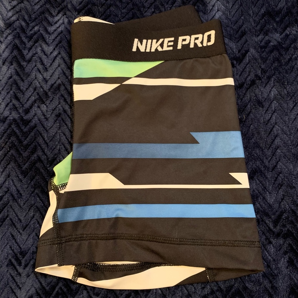 Nike Pro